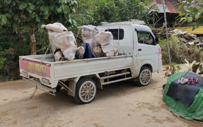Persiapan Pengiriman Kendaraan di Kantor Kalimantan